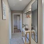 Charmante 3-Schlafzimmer Wohnung Mit Balkon In Loerrach Apartman *