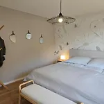 Charmante 3-Schlafzimmer Wohnung Mit Balkon In Loerrach Apartman Lörrach