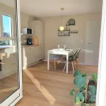 Appartement Charmante 3-schlafzimmer Mit Balkon In *