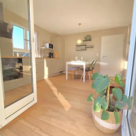 Charmante 3-Schlafzimmer Wohnung Mit Balkon In Loerrach *