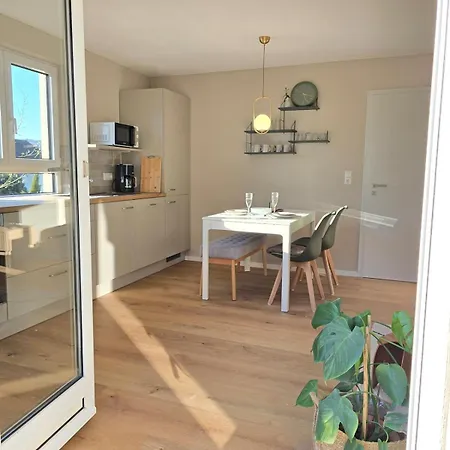 Apartmán Charmante 3-schlafzimmer Mit Balkon In *